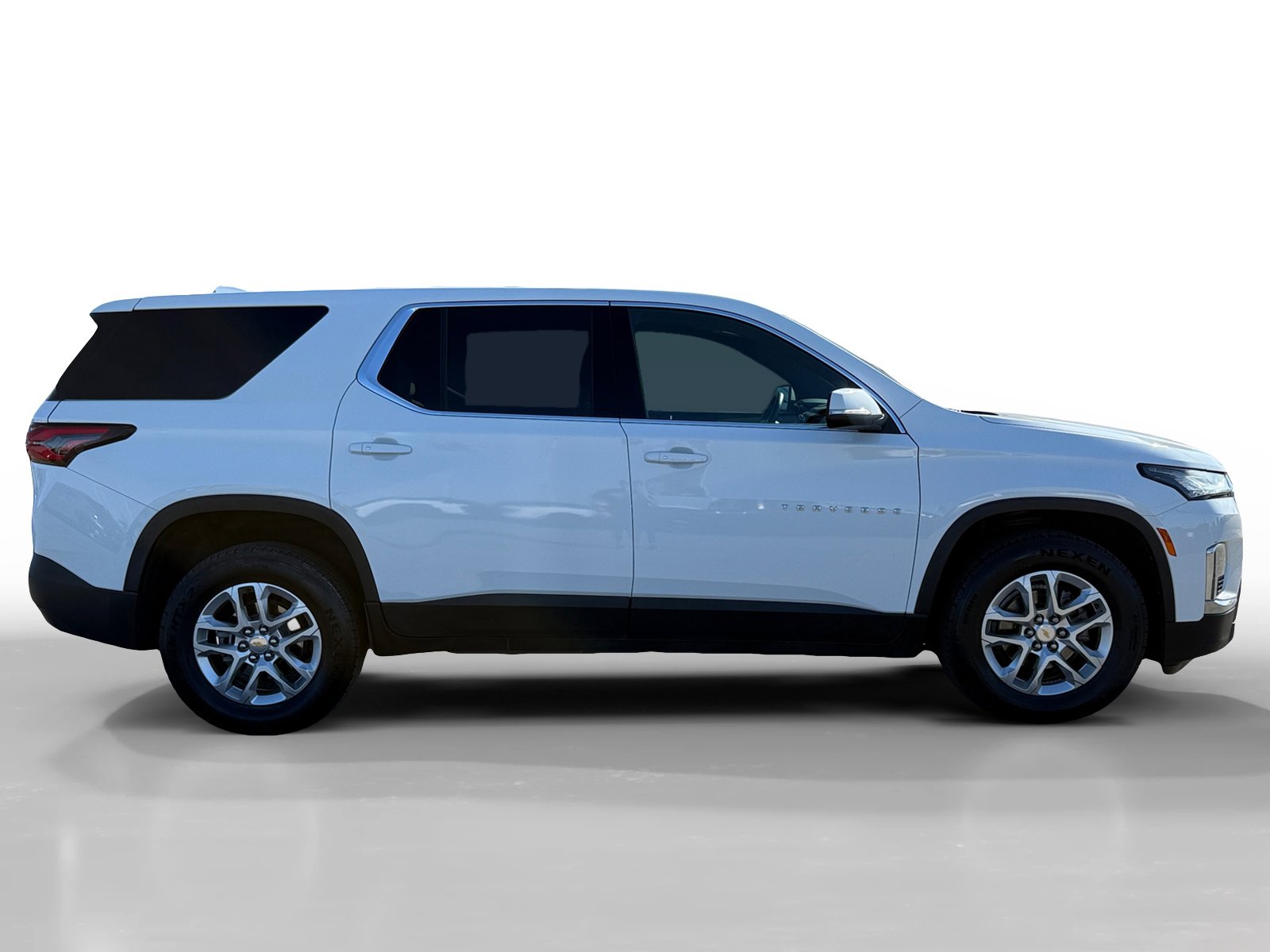 Used 2022 Chevrolet Traverse LS image 6