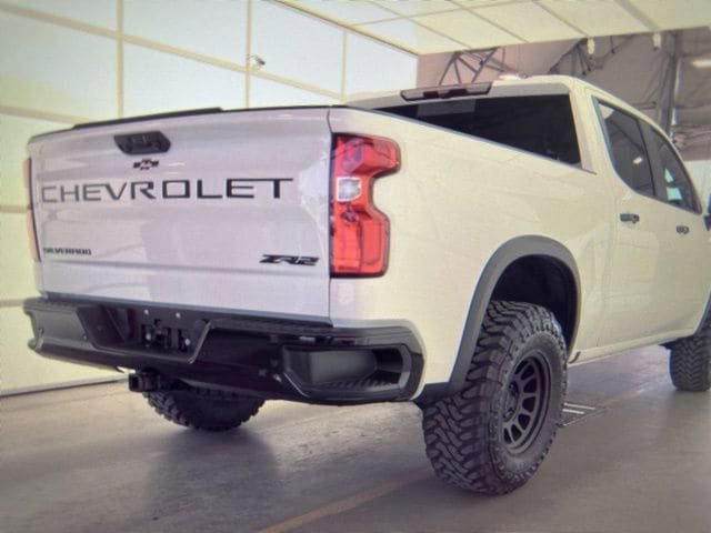 Used 2025 Chevrolet Silverado 1500 ZR2 AWD/4WD image 7