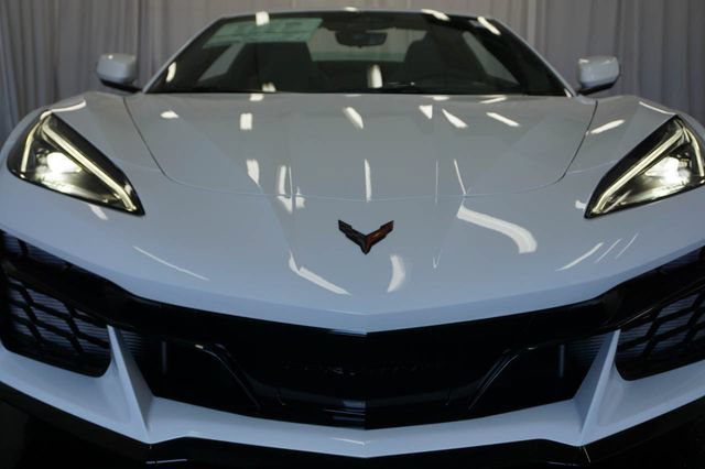 New 2027 Chevrolet Corvette Grand Sport w/ Z52 Sport Performance Package RWD image 3