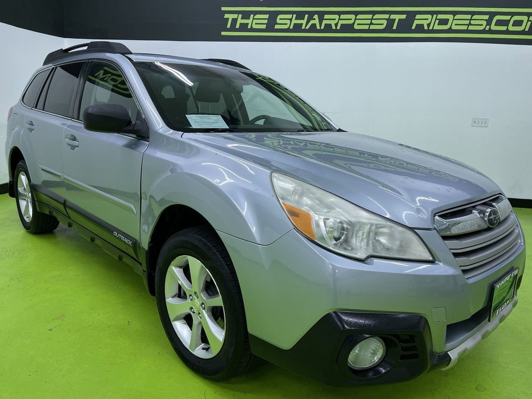 Used 2013 Subaru Outback 3.6R Limited w/ Moonroof Pkg image 2