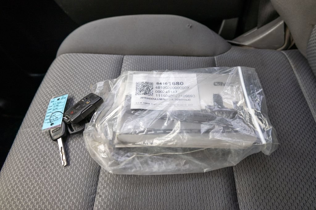 Used 2019 GMC Sierra 2500 2WD Crew Cab image 25