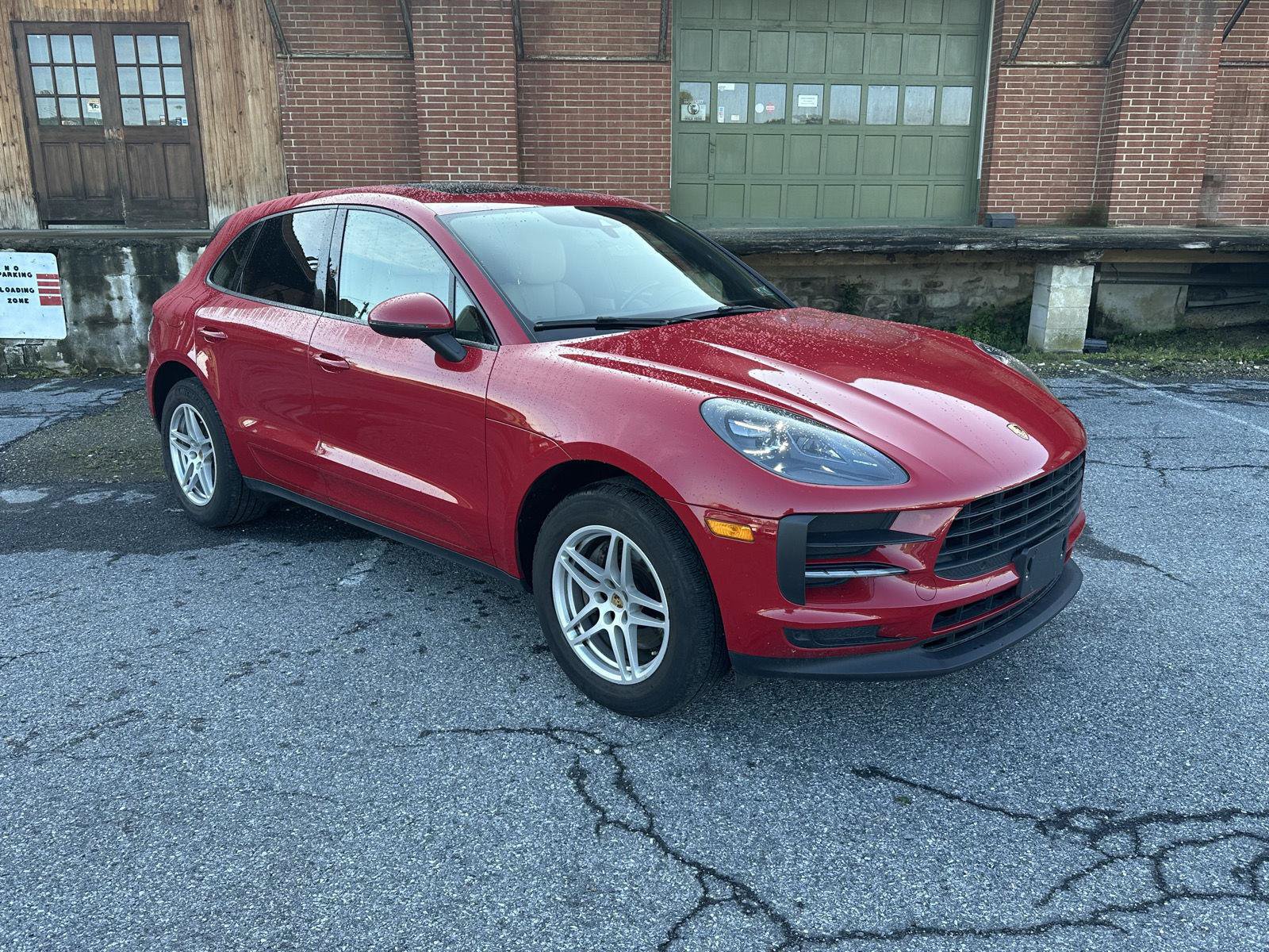 Used 2019 Porsche Macan AWD/4WD image 2