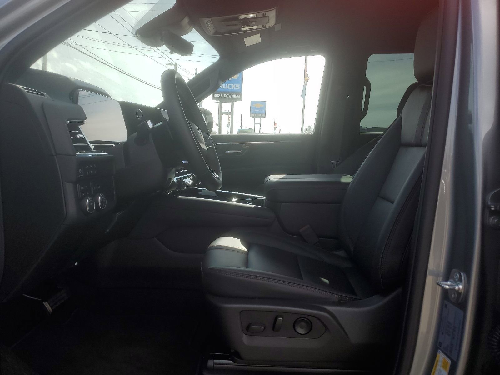 Used 2025 Chevrolet Tahoe RST w/ RST Performance Edition image 8