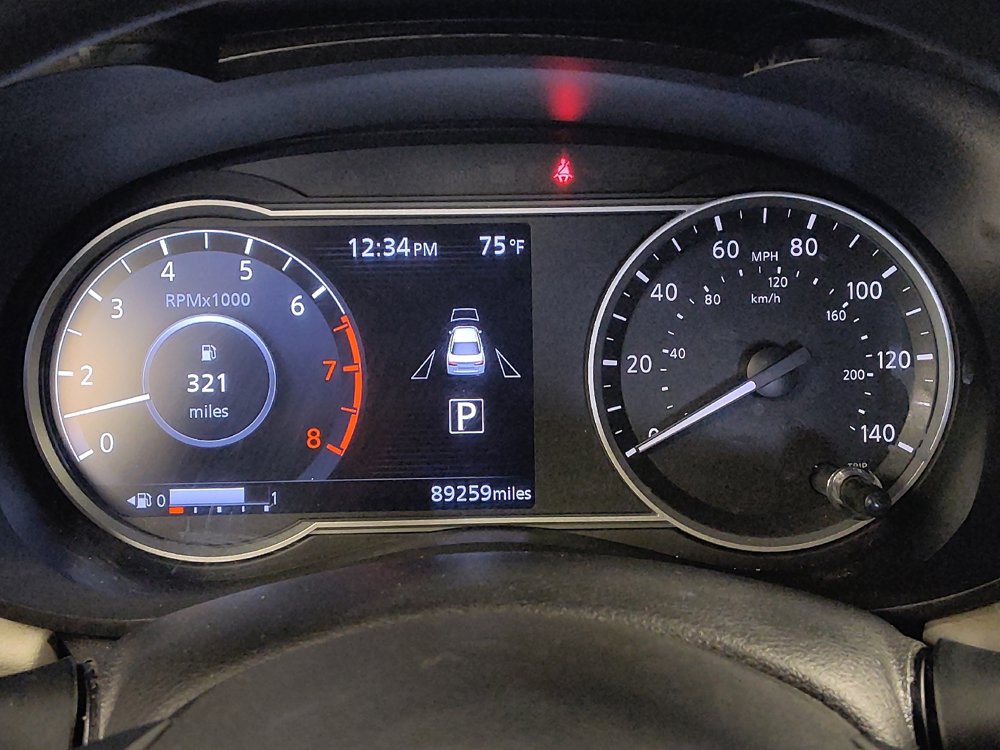Used 2021 Nissan Versa SV FWD image 23