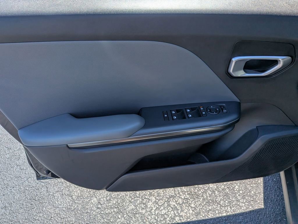 Used 2025 Kia K4 FWD image 14