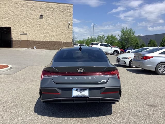 Certified 2024 Hyundai Elantra Blue FWD image 7