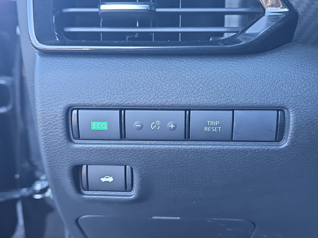 Used 2024 Nissan Sentra SV FWD image 13