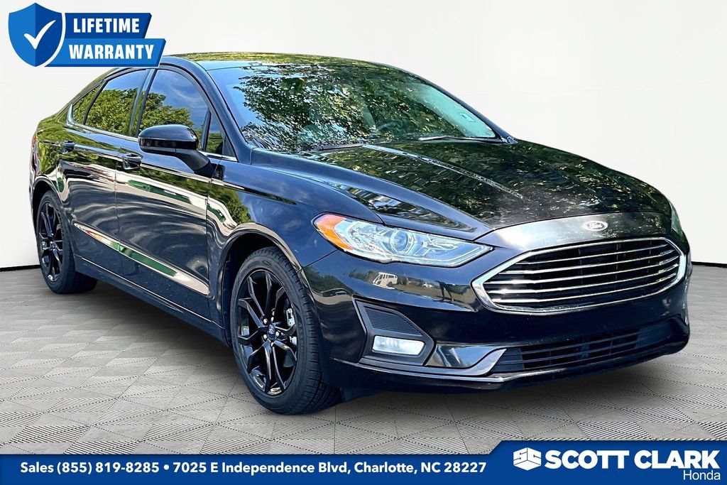Used 2020 Ford Fusion SE w/ Equipment Group 151A FWD image 1