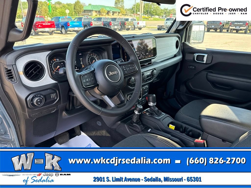 Certified 2025 Jeep Gladiator Sport AWD/4WD image 21