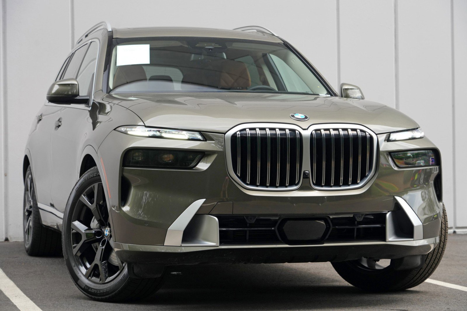 Used 2025 BMW X7 xDrive40i AWD/4WD image 4