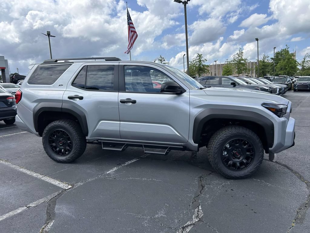 New 2026 Toyota 4Runner SR5 AWD/4WD image 2