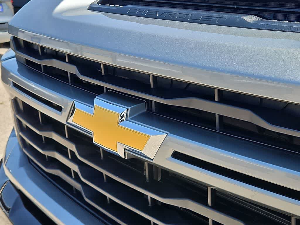 Used 2025 Chevrolet Silverado 2500 Custom w/ Custom Value Package AWD/4WD image 13