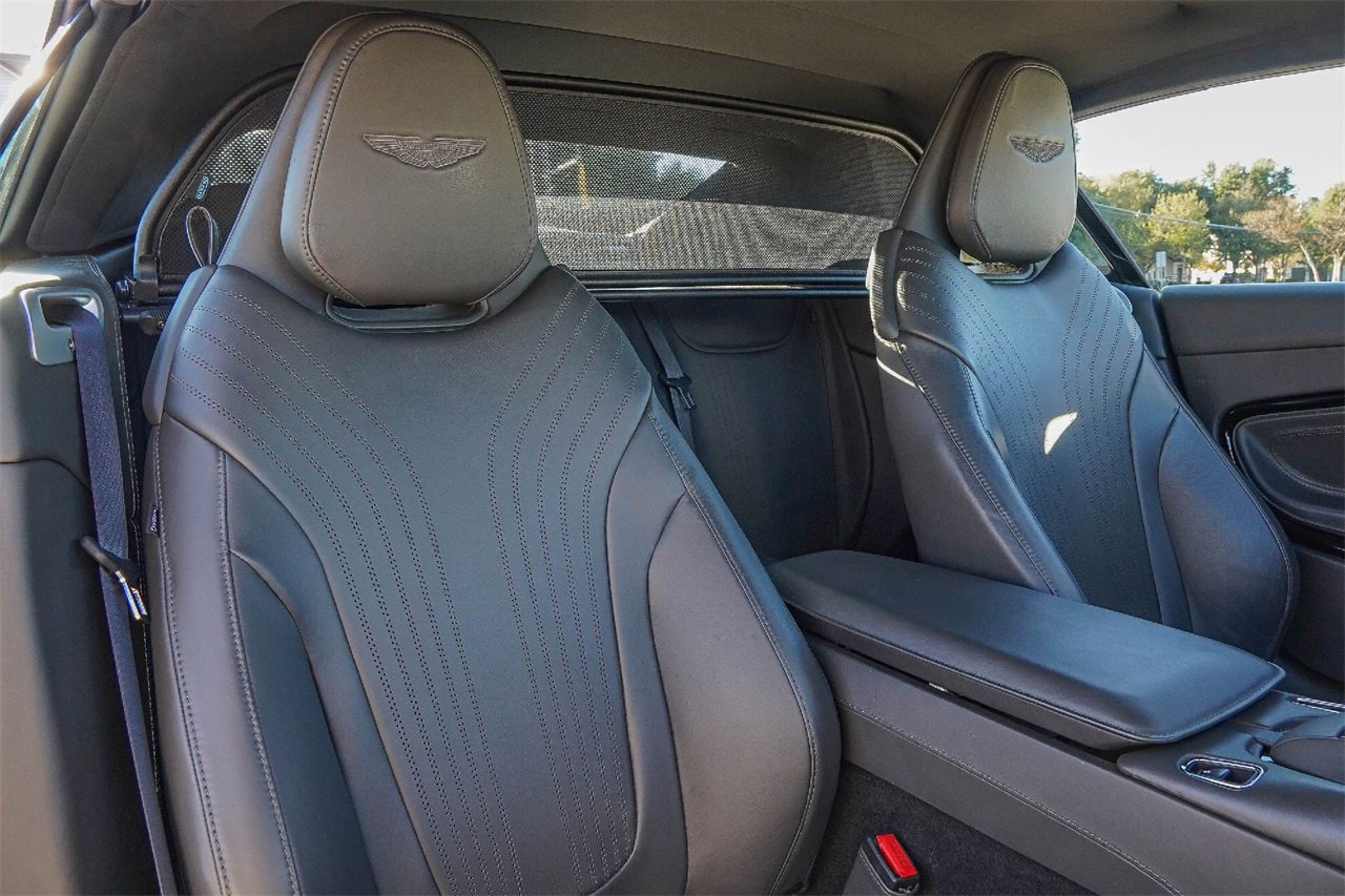 Used 2020 Aston Martin DB11 Volante image 41