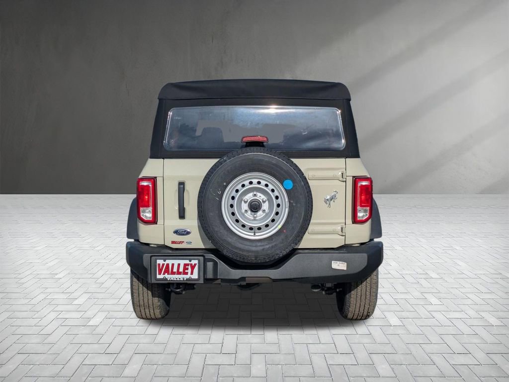 New 2025 Ford Bronco 4-Door image 6