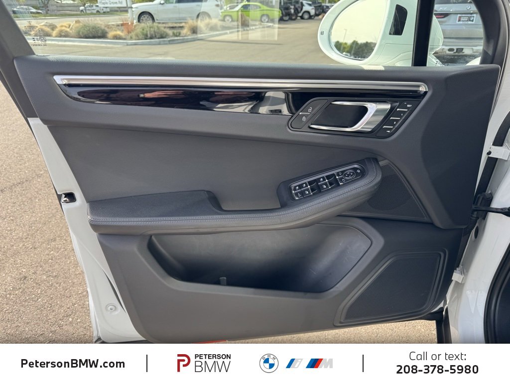 Used 2024 Porsche Macan image 15