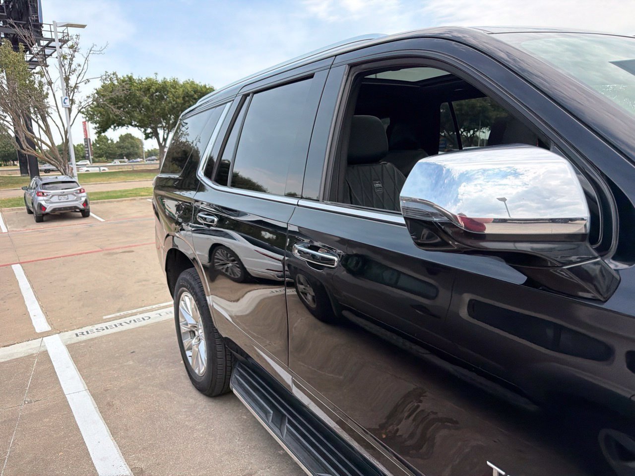 Used 2021 Chevrolet Tahoe Premier w/ Premium Package RWD image 7