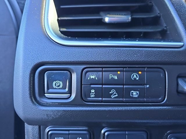 Used 2024 Chevrolet Tahoe Premier w/ Premium Package AWD/4WD image 30