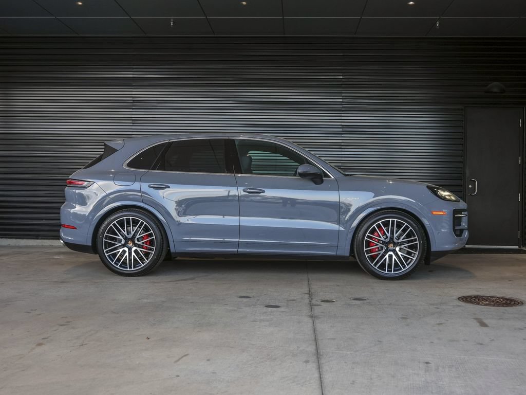 New 2026 Porsche Cayenne S AWD/4WD image 8