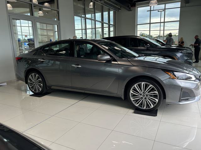 Used 2023 Nissan Altima 2.5 SL AWD/4WD image 6