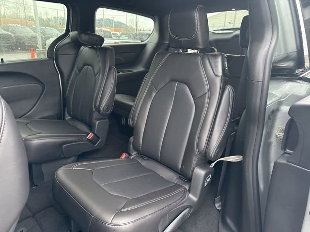 New 2026 Chrysler Pacifica Select w/ S Appearance Package image 15