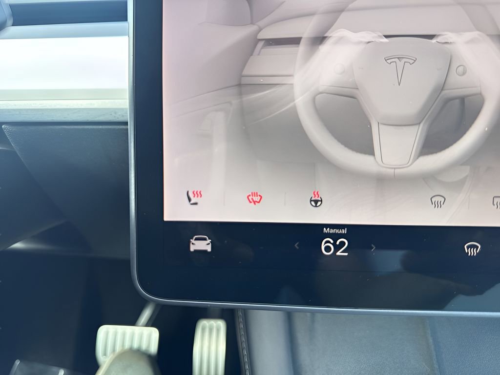 Used 2022 Tesla Model Y Performance image 23