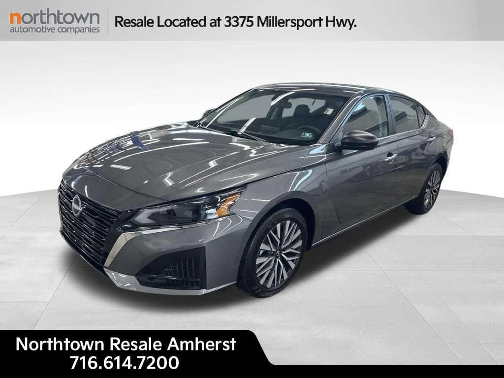 Used 2025 Nissan Altima 2.5 SV