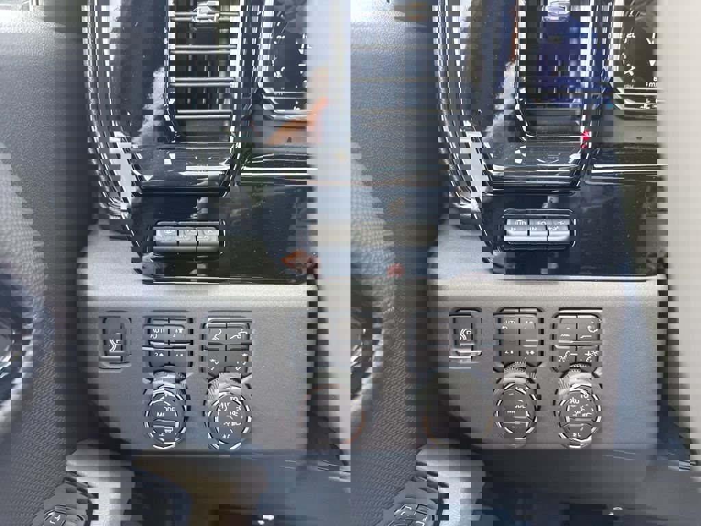 New 2025 Chevrolet Silverado 1500 ZR2 w/ Technology Package image 10