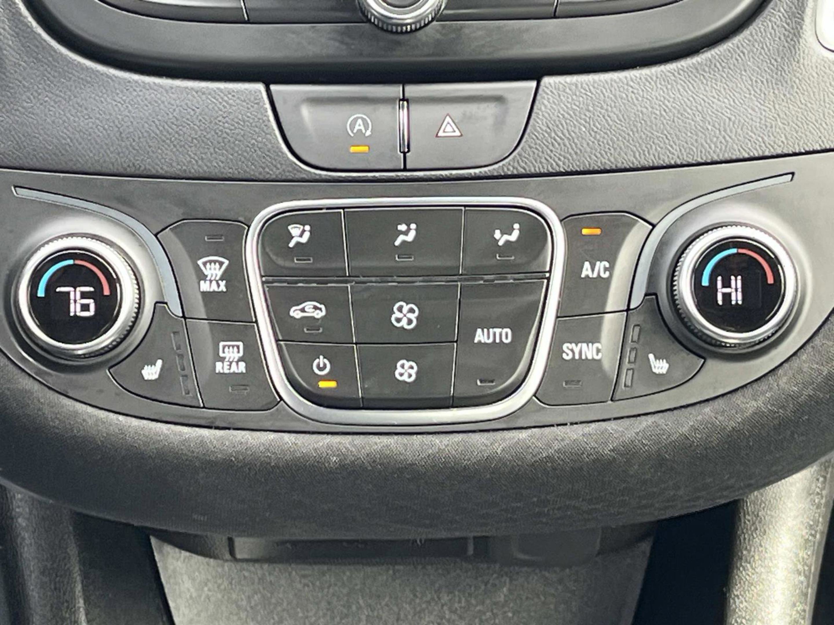 Used 2023 Chevrolet Malibu LT image 14