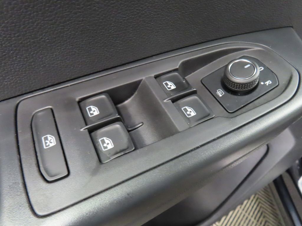 Used 2025 Volkswagen Taos SE AWD/4WD image 56