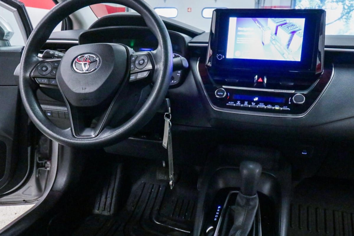 Used 2023 Toyota Corolla LE FWD image 19