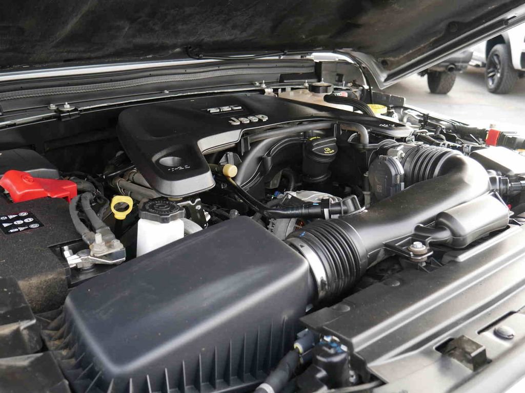 Used 2018 Jeep Wrangler Unlimited Rubicon w/ Dual Top Group image 13