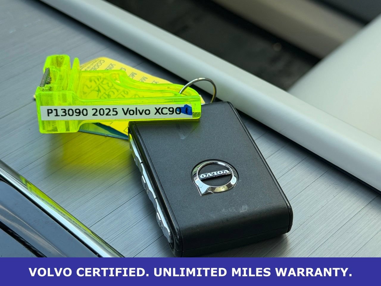 Certified 2025 Volvo XC90 B5 Core w/ Protection Package Premier AWD/4WD image 39