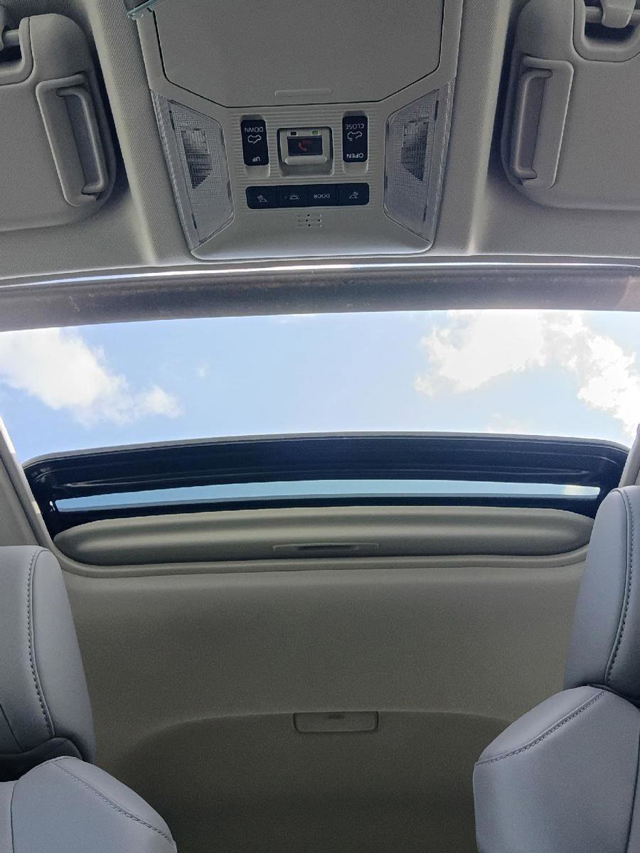 Used 2024 Toyota RAV4 XLE Premium FWD image 22