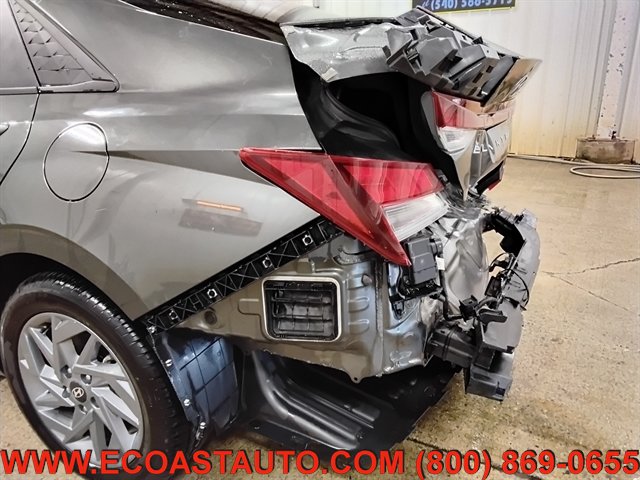 Used 2024 Hyundai Elantra SEL FWD image 17