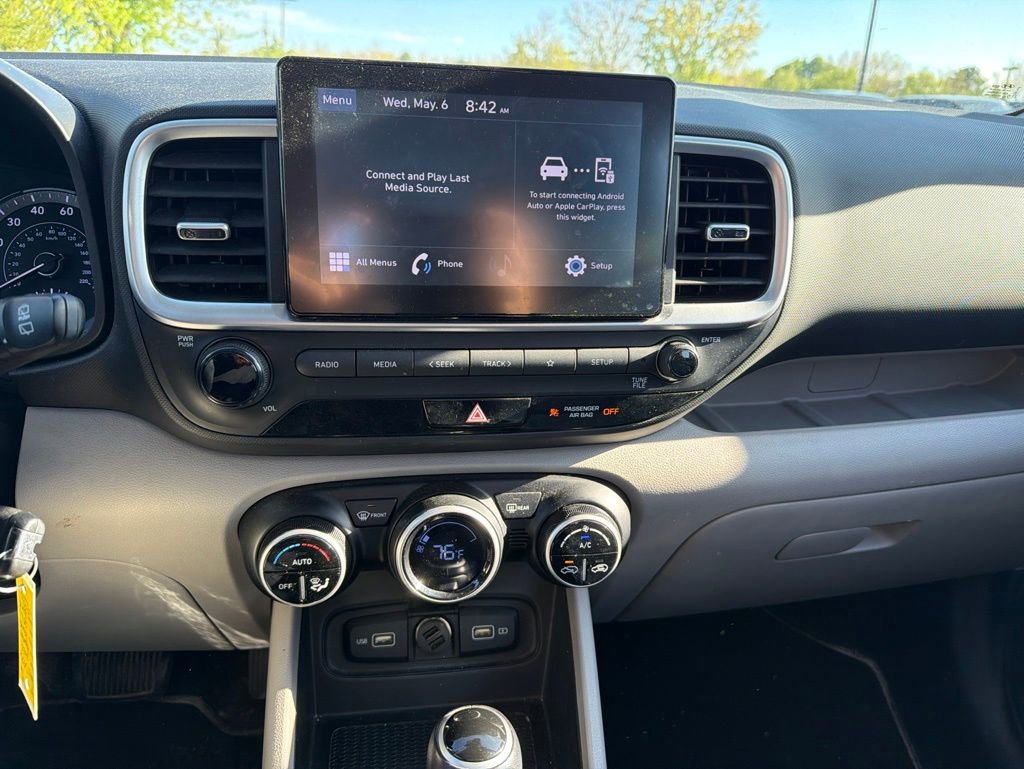 Used 2022 Hyundai Venue SEL FWD image 12