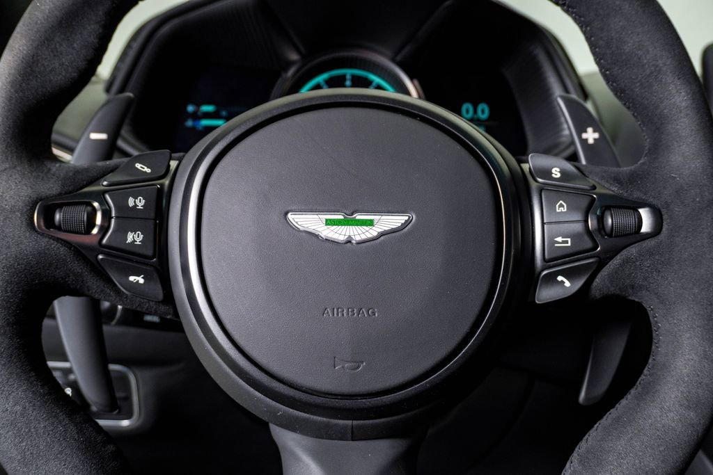 Used 2021 Aston Martin DB11 Coupe image 26