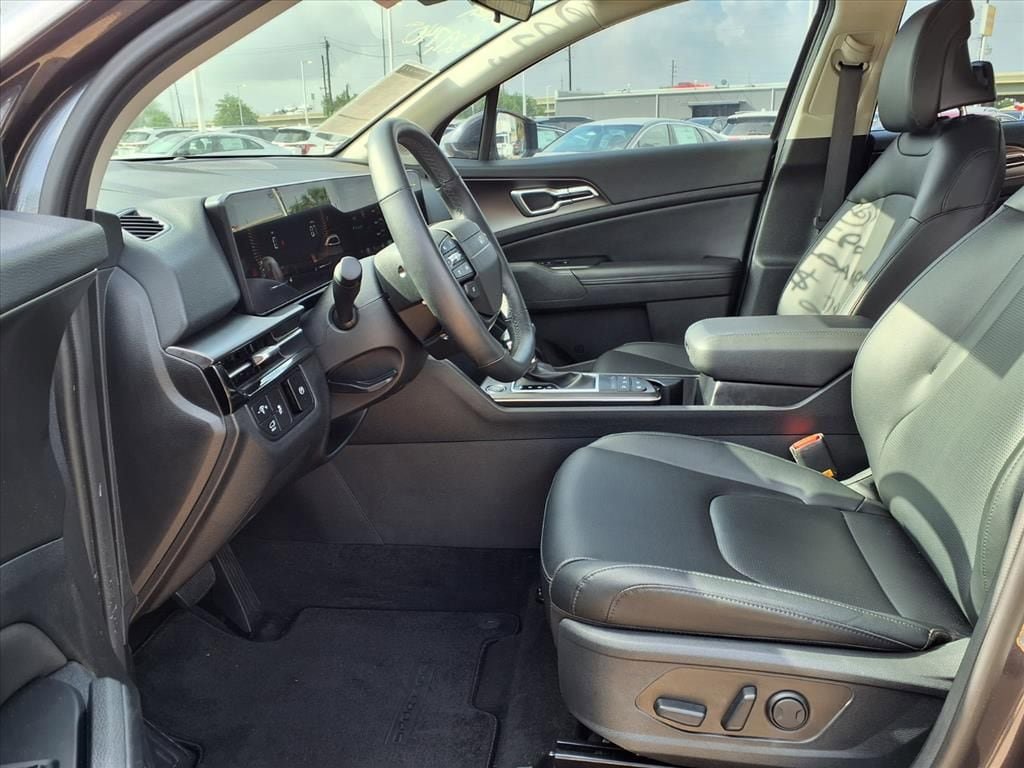 Used 2026 Kia Sportage EX FWD image 10