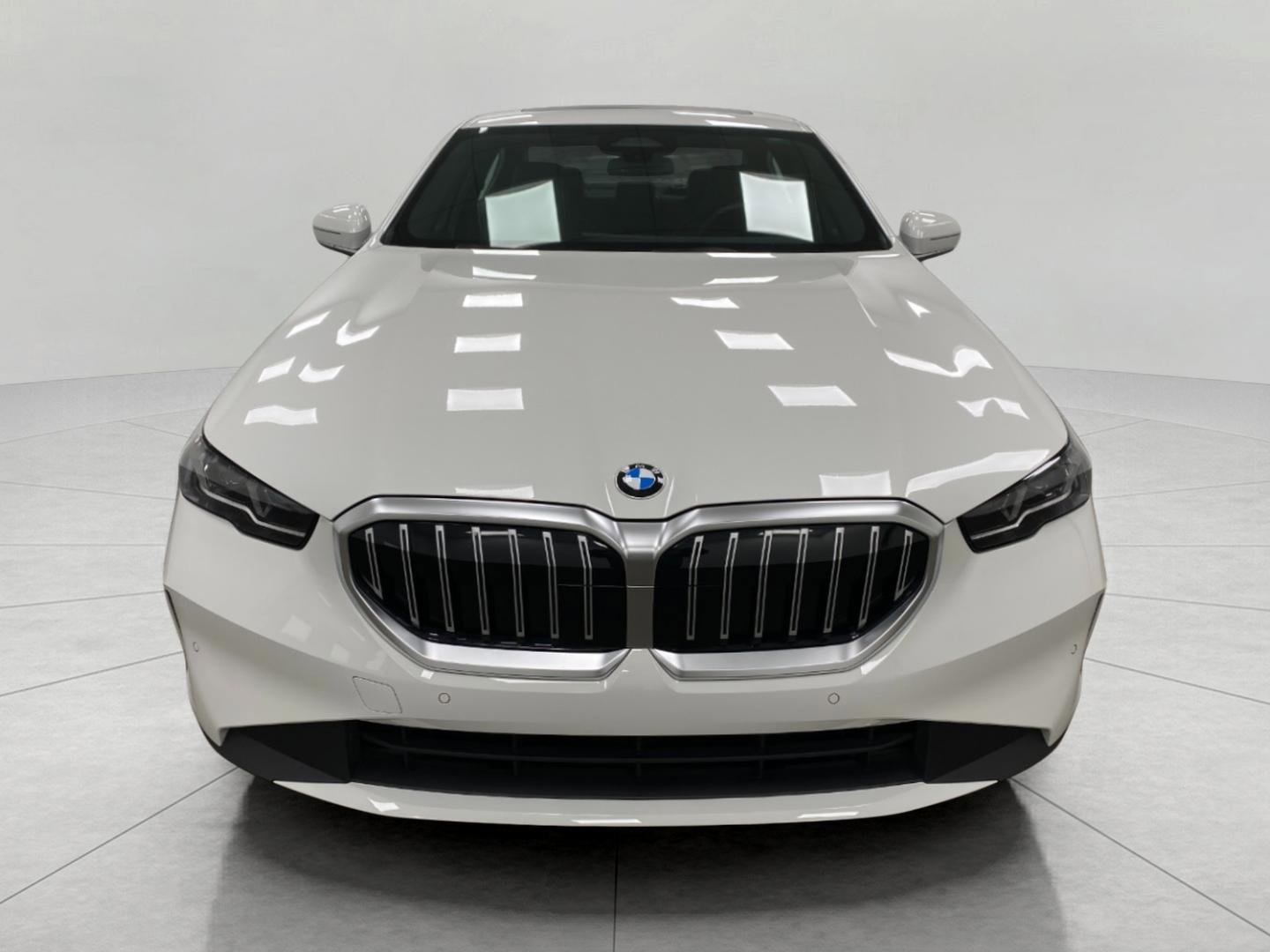 Certified 2024 BMW 530i xDrive w/ Convenience Package image 10