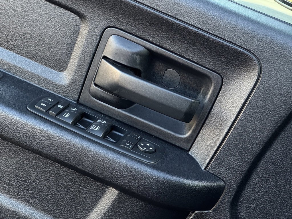 Used 2016 RAM 2500 Tradesman w/ Chrome Appearance Group image 33