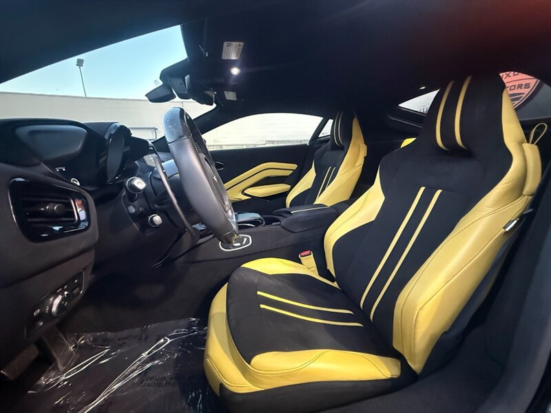 Used 2020 Aston Martin V8 Vantage Coupe RWD image 22