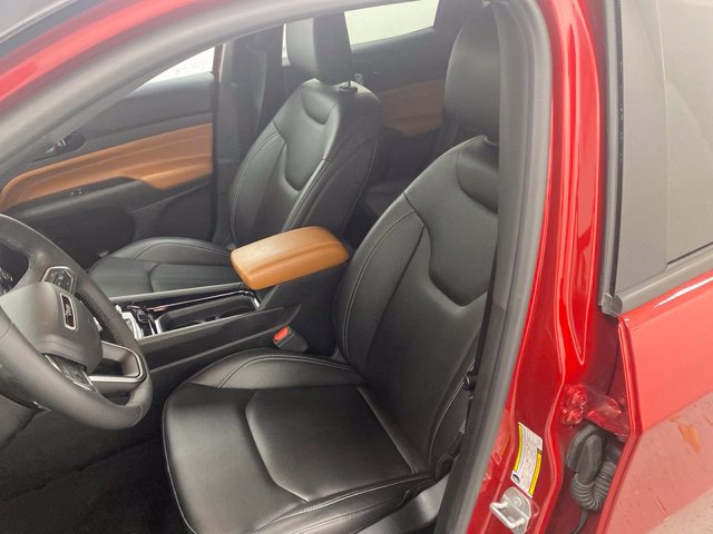 Used 2025 Jeep Compass Limited AWD/4WD image 37