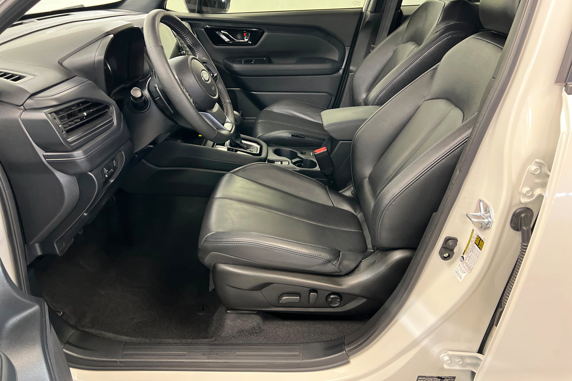 Used 2025 Subaru Forester Limited w/ Popular Package #2 AWD/4WD image 18
