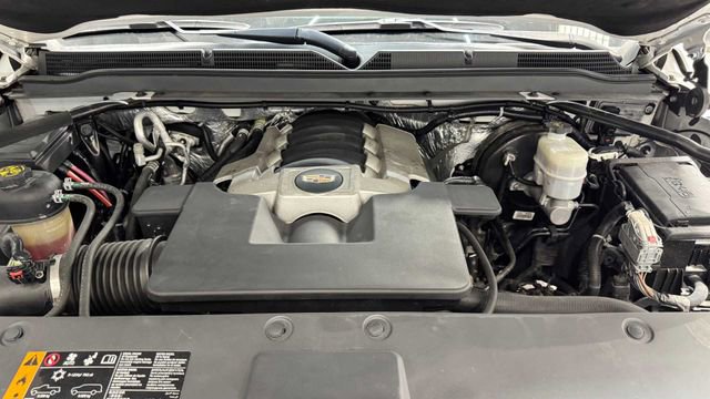 Used 2018 Cadillac Escalade ESV Premium Luxury image 39