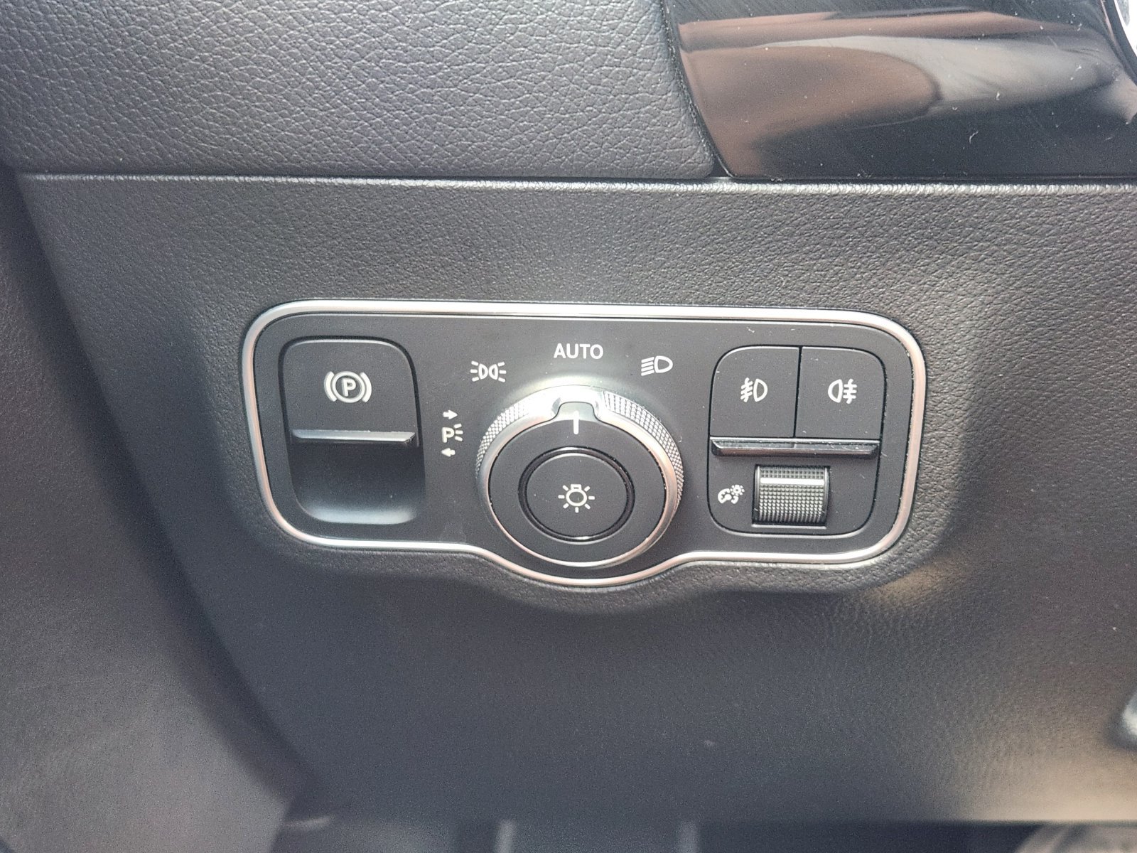 Used 2025 Mercedes-Benz GLA 250 image 24