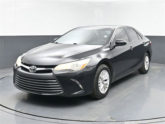 Used 2016 Toyota Camry LE image 10