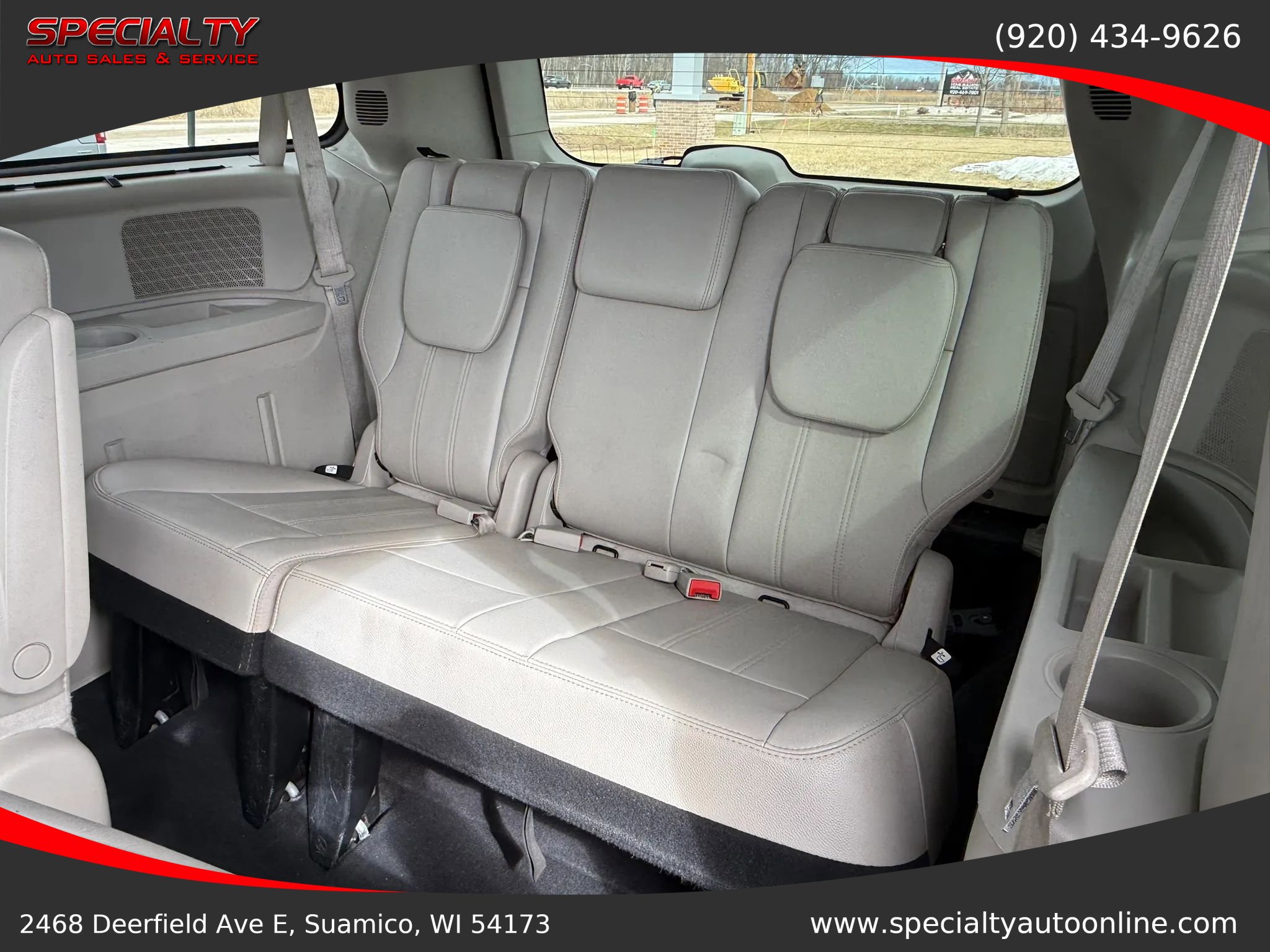 Used 2013 Chrysler Town & Country Touring FWD image 19