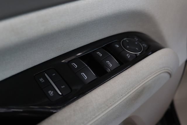 Certified 2023 Cadillac Escalade ESV Premium Luxury Platinum image 24