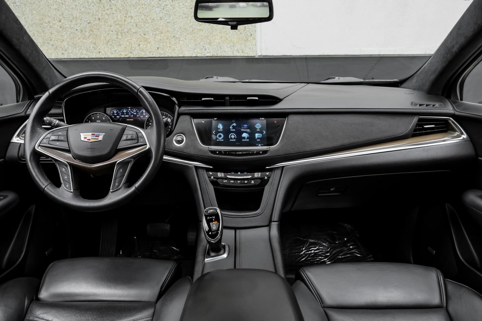 Used 2017 Cadillac XT5 Platinum AWD/4WD image 24