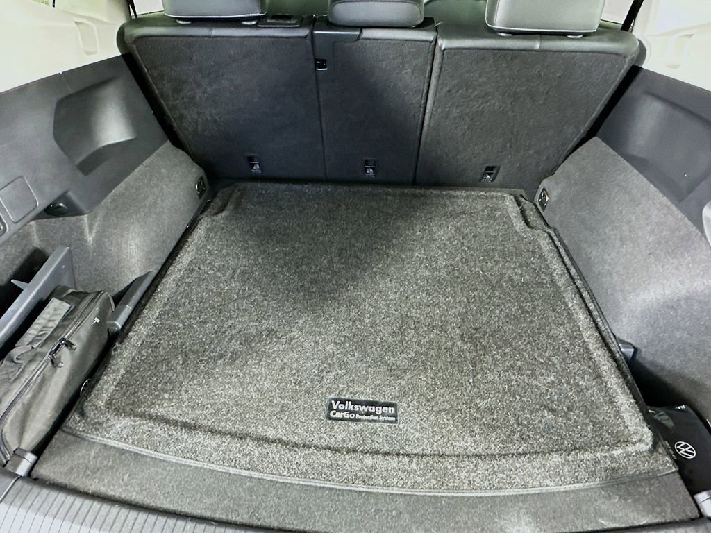 Used 2023 Volkswagen Tiguan SE w/ Panoramic Sunroof Package image 33