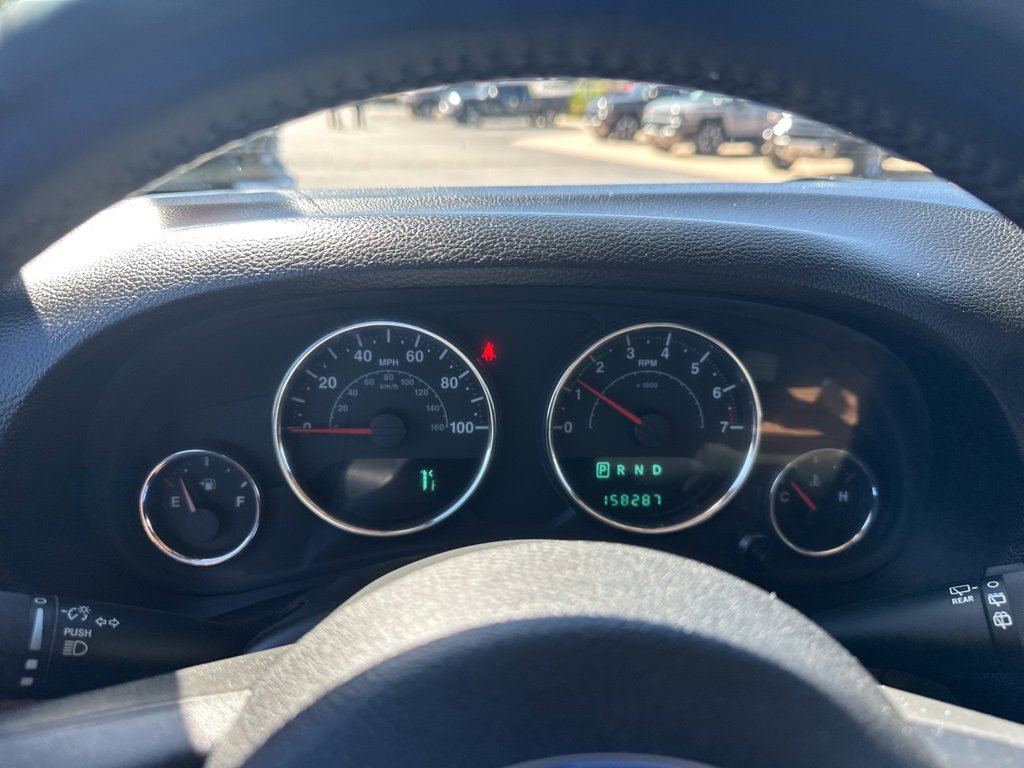 Used 2014 Jeep Wrangler Unlimited Sahara w/ Max Tow Package video 2